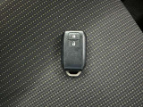 付いてて便利!とても人気の高い装備のスマートキーシステム。キーを携帯しているだけで、ドアロックの開閉並びにエンジンの始動が可能な装備です。