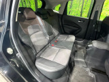 コンパクトカーですが、セカンドシートは十分な広さがあり快適にお乗りいただけます♪シートを倒して大きな荷物を積んだりと、用途の幅が広い1台です。