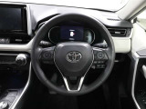 各操作スイッチなどもハンドルから手を放すことなく操作可能で安全運転に支援いたします!