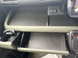 散らかりがちな小物をしっかり収納できます。
