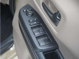 ◆パワーウィンドウスイッチ◆運転席から全席の窓の開閉操作を行うことが出来いつでも換気ができます!
