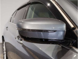 【BMWミラー】視認性の高いスタイリッシュなミラー。自動防眩機能も付いており夜間のドライビングをサポートします。