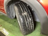各タイヤの溝もまだまだ残っております。