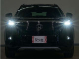 LEDヘッドライト(オートハイビーム機能付)が搭載されており、遠くまで明るく均一に照らし、高速道路等での安心感が向上しております。