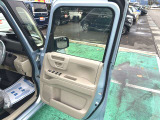 【届出(登録)済未使用車とは】自動車の分類では「新車」「中古車」この2種類しかありません。走行距離が100km未満かつ初度登録または初度届出された車両を「届出(登録)済未使用車」と呼んでいます。