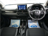 とても握りやすいステアリング!運転手の気持ちがそのまま伝わるかのような反応をしてくれます!小物入れや各ボタンの配置にこだわり、とても使いやすいです !視認性も良好なのでロングドライブもお任せ下さい!