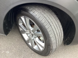 タイヤの残量は是非お車でご確認下さい。