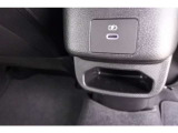 置くだけ充電機能などアクセサリーも充実