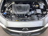 SKYACTIV-G 2.0にマイルドハイブリッドシステムを組み合わせ、乗れば乗るほど毎日の運転が楽しみになるe-SKYACTIV Gを搭載しています。