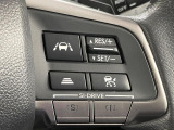 【全車速追従機能付クルーズコントロール】高速道路での長距離走行が楽に!!自動で速度を保つクルーズコントロールが、衝突軽減システムと連携し、前方の車両を感知して車間を保つように速度調節してくれます!!