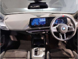 【カーブドディスプレイ】速度計などを表示する12.3インチの情報ディスプレイと、カーナビなどを表示するタッチが可能な14.9インチのディスプレイが1枚のパネルに集約され視認性、操作性を高めております。