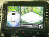 【アラウンドビューモニター】専用のカメラにより、上から見下ろしたような視点で360度クルマの周囲を確認することができます☆死角部分も確認しやすく、狭い場所での切り返しや駐車もスムーズに行えます。