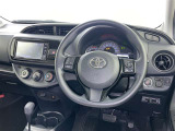 運転席まわりです。 各操作スイッチは使いやすい位置に配置されてます。
