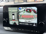 [アラウンドビューモニター]車両を上から見たようなカメラで周りの障害物などが一目瞭然!駐車が苦手な方でも、らくらく駐車♪