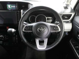 各操作スイッチなどもハンドルから手を放すことなく操作可能で安全運転に支援いたします!