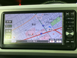 周辺の道路や地名が地図上に表示され、目的地までの位置関係を確認しやすい画面です。縮尺や表示項目を見ながら、行き先の確認にお役立ていただけます。