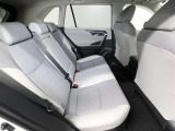 もちろん後席もきれいにリフレッシュ済み☆徹底洗浄、消臭・除菌も実施済みです。是非ご覧になってください♪