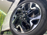 【純正15インチアルミホイール】外観にマッチした純正アルミホイールを装着しております。各種社外アルミホイールや、スタッドレスタイヤも取扱いしております。是非ご相談ください♪