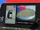 上からの視点で狭い駐車場への駐車などに役立つアラウンドビューモニターです♪