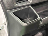 助手席にもドリンクホルダーが付いています