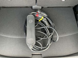 ご自宅充電用の普通充電ケーブルを搭載しています。(単相:200V・長さ:7.5m)但し、EV充電専用の電気工事が必要です。