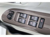 運転席はオート機能付のパワーウィンドウです!