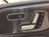 高級感のある内装は、人間工学・心理学に基づきデザインされておりますので、リラックスした状態でドライビングに集中する事ができます。