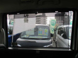 後席にはロールサンシェードが装備されており不快な紫外線や日差しをカットしてくれます♪