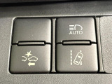 【プリクラッシュセーフティ】前方の車両等を検知し、衝突しそうな時は警報で注意を促し、ブレーキを踏む力をサポート。ブレーキを踏めなかった場合は衝突被害軽減ブレーキが作動、衝突回避をサポートします。