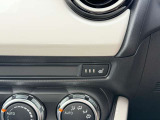 座面と背もたれを素早く温め、寒い時期にも快適な運転環境を提供する運転席&助手席シートヒーター