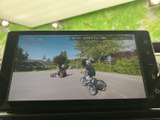 テレビ番組を画面で視聴できる装備です。お出かけ先での待ち時間など、停車中のひとときに映像を楽しめます。見やすい画面表示で、操作メニューも確認しやすい仕様です。