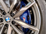 【BMWアロイホイル】軽量かつ強度に拘ったアロイホイル。走行性能ポテンシャルを引き出す設計。車の足元を引き締めてくれる大きなポイントはアロイホイルです。