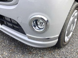 フォグランプにより悪天候時に前方の視界を確保し、周囲の車に自車の存在をアピールして安全性を高めます!
