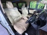 運転席シート廻りは使用感も少なく、良好な状態となっています。丁寧に使われていたことがよくわかりますね。