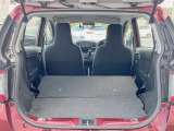 普段のお買い物や通勤、送迎等に十分な荷室スペースを確保しております。セカンドシートを倒すと、大きな荷物の積載も可能です♪