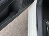 手の届く所にドリンクホルダーが有ります。