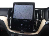 Googleのアプリとサービスがビルトインされ、スマホと同じように車両を直感的に操作できます。Googleマップが統合されており、リアルタイムの交通情報、音声操作によってより早く目的地に到着できます。