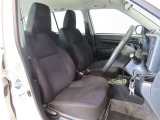 見通しのよいすっきりとした視界で、誰でも運転しやすいです。運転のしやすさは疲れにくさにも繋がりますよ♪