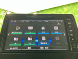 ナビやオーディオ、テレビなどの項目を画面から選べる構成です。目的に合わせて表示を切り替えられ、日々の移動をサポートする便利な装備としてお使いいただけます。
