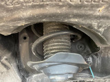 お車を安心してお乗りいただく為には、足回りの定期点検が欠かせません。サービスサポート(有償保証)では無料点検もご提供しており、安心のカーライフをお過ごしいただけるサポート体制が整っています。