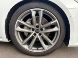 アルミホイール 5ツインアームデザインマットチタンルックグロスターンド8.5J x 20(Audi sport)￥120,000