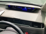 ドライブのサポート、車内の収納スペースも充実してます♪