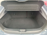 日常の使用に十分な広さの荷室です♪簡単な操作でシートアレンジもできます♪