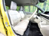 運転席シート廻りは使用感も少なく、良好な状態となっています。丁寧に使われていたことがよくわかりますね。