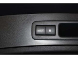 ボタン一つでリアゲートの開閉が可能な「パワーバックドア」を装備しています。