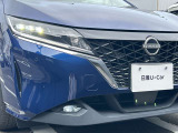 配光特性に優れ路肩まで明るく照らすLEDライトを採用