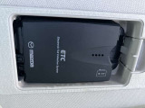 ETC車載器もビルトインタイプで取り付けられておりますので、高速道路の料金所をストレスなく通過して頂けます♪最近ではマストのアイテムですね!
