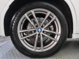 BMWならではの卓越した走りを支えるホイールと足回りです!