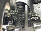 お車を安心してお乗りいただく為には、足回りの定期点検が欠かせません。サービスサポート(有償保証)では無料点検もご提供しており、安心のカーライフをお過ごしいただけるサポート体制が整っています。
