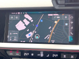 ●純正ナビ:一体感のあるナビは、高級感ある車内を演出してくれます。Bluetooth再生などオーディオ機能も充実しておりますので、運転もより楽しめます♪